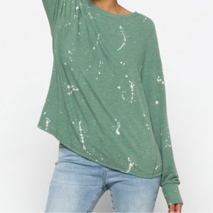 Crew neck knot top